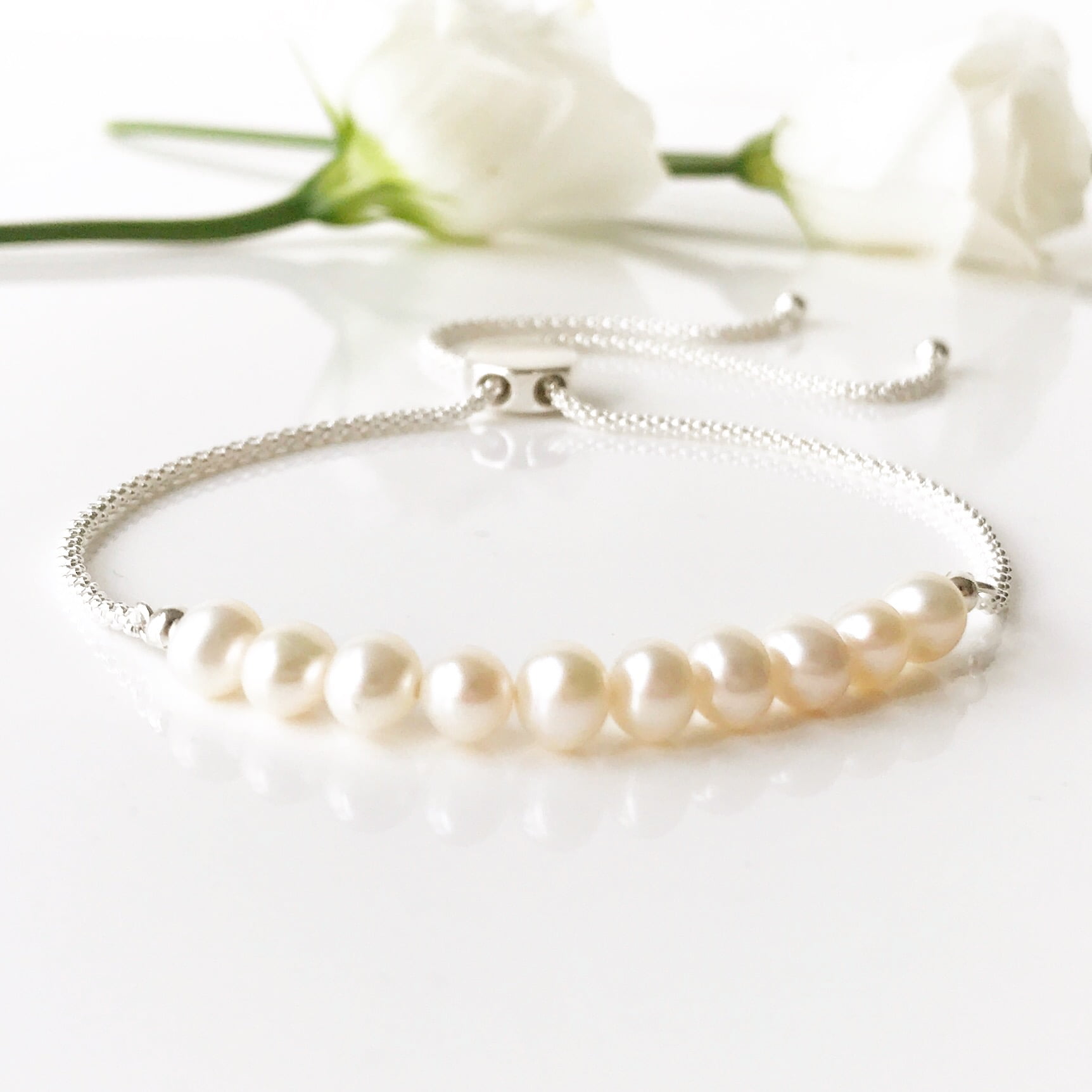 Floating Pearl Bracelet main image 0